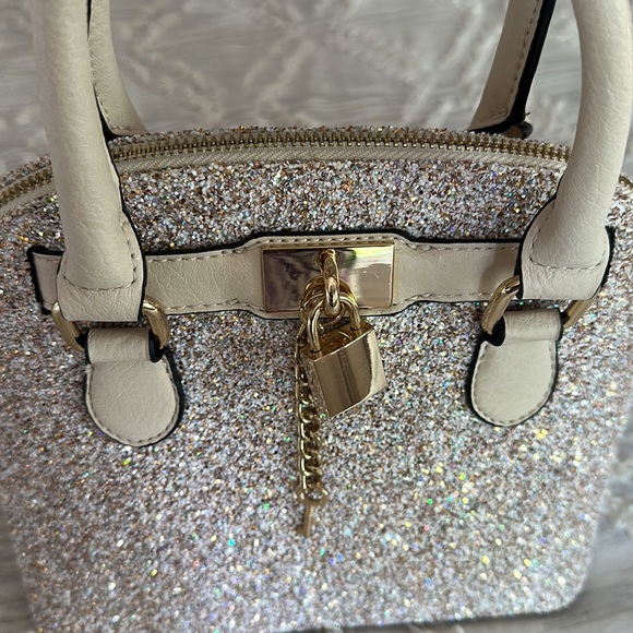 Handbag with straps - Picture 5 of 8